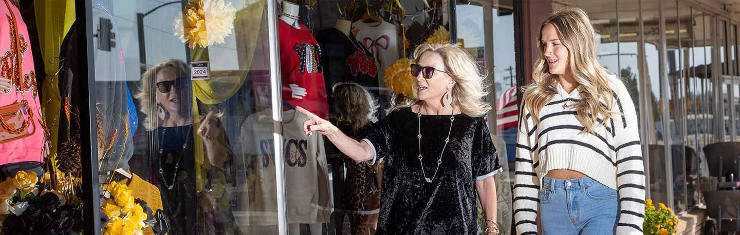 mom and daughter shopping in yukon, ok